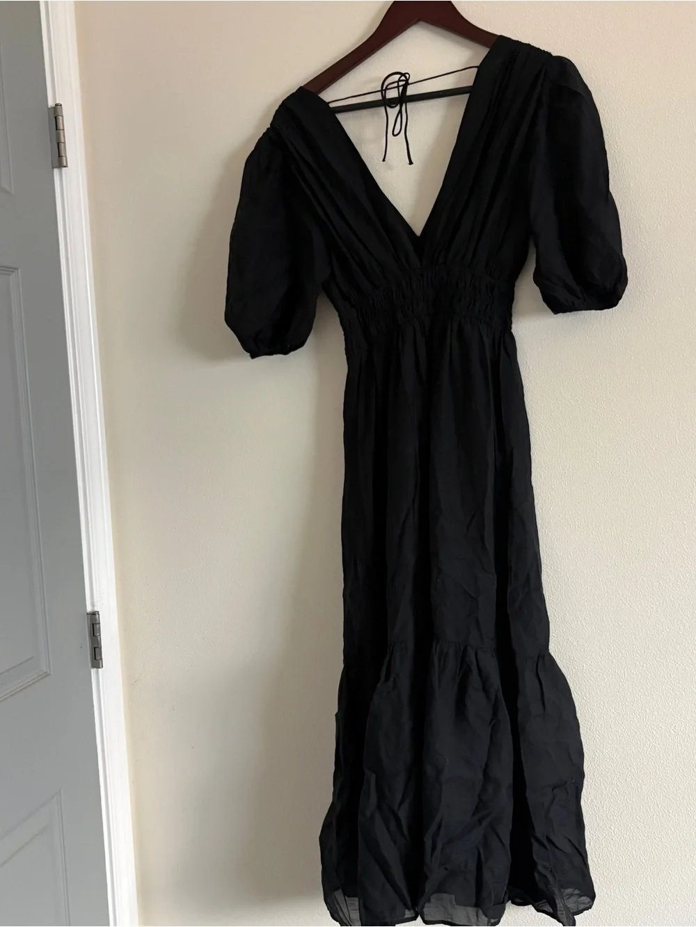 Women’s Abercrombie & Fitch Floaty Plunge Puff Sleeve Maxi Dress Black Small